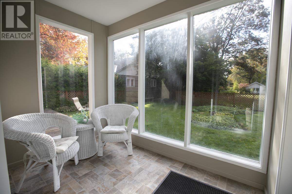 1377 Queen St, Sault Ste. Marie, Ontario  P6A 2G1 - Photo 35 - SM253322