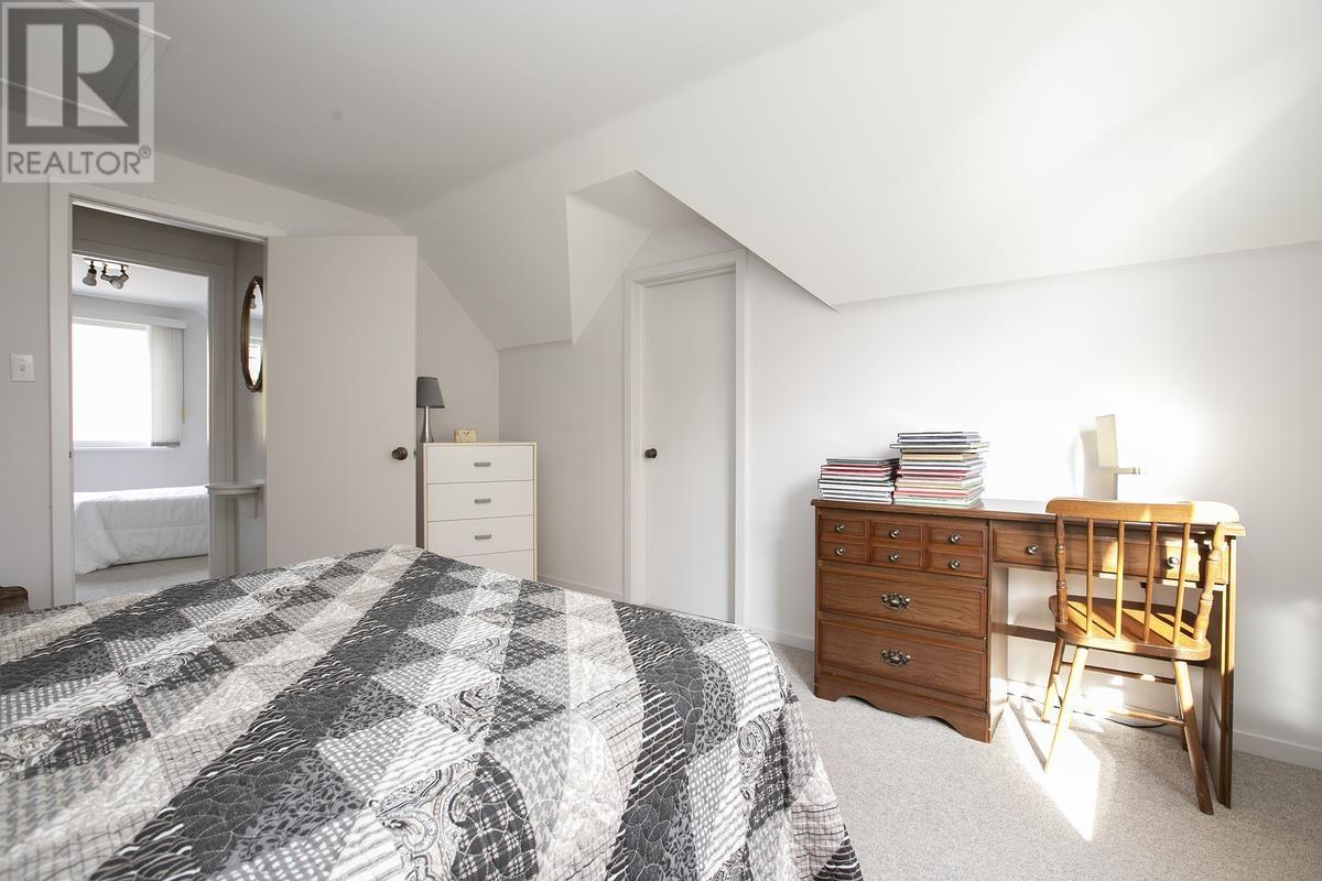 1377 Queen St, Sault Ste. Marie, Ontario  P6A 2G1 - Photo 30 - SM253322