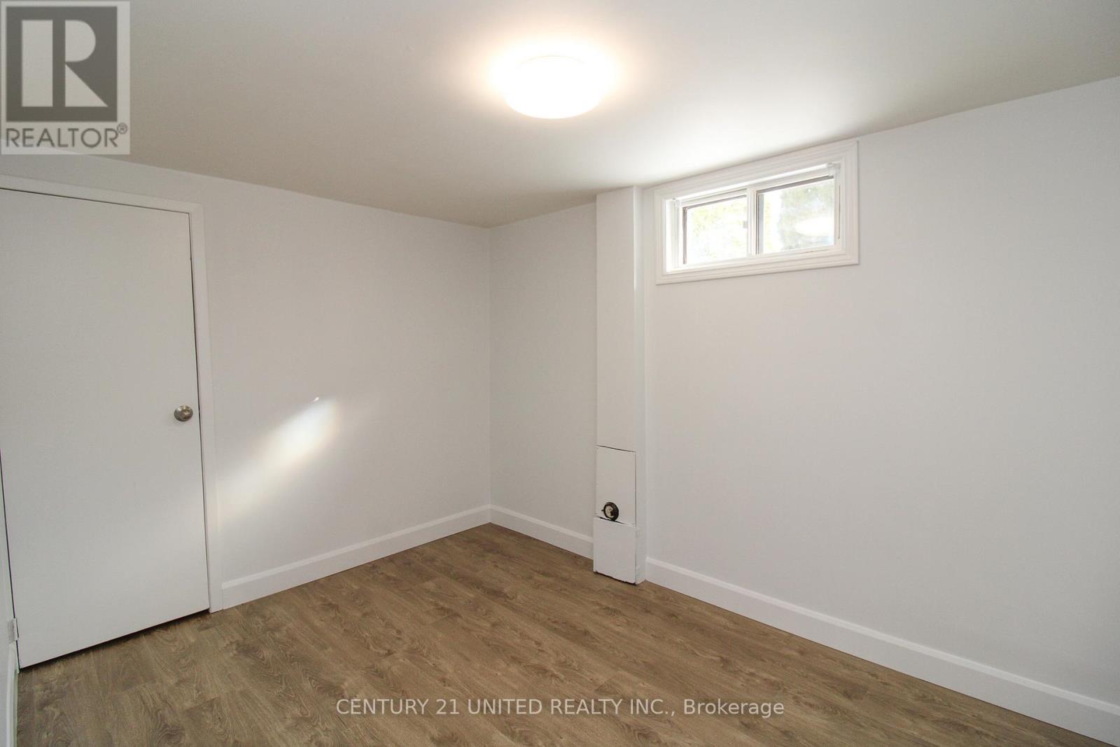 611 Asburnham Drive, Peterborough (Ashburnham Ward 4), Ontario  K9L 2A2 - Photo 33 - X12609276