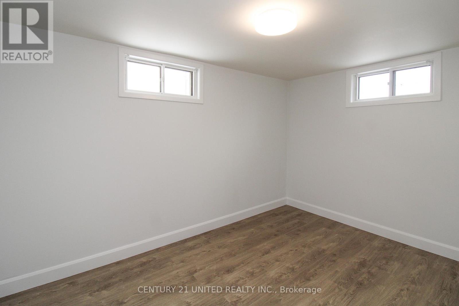 611 Asburnham Drive, Peterborough (Ashburnham Ward 4), Ontario  K9L 2A2 - Photo 35 - X12609276