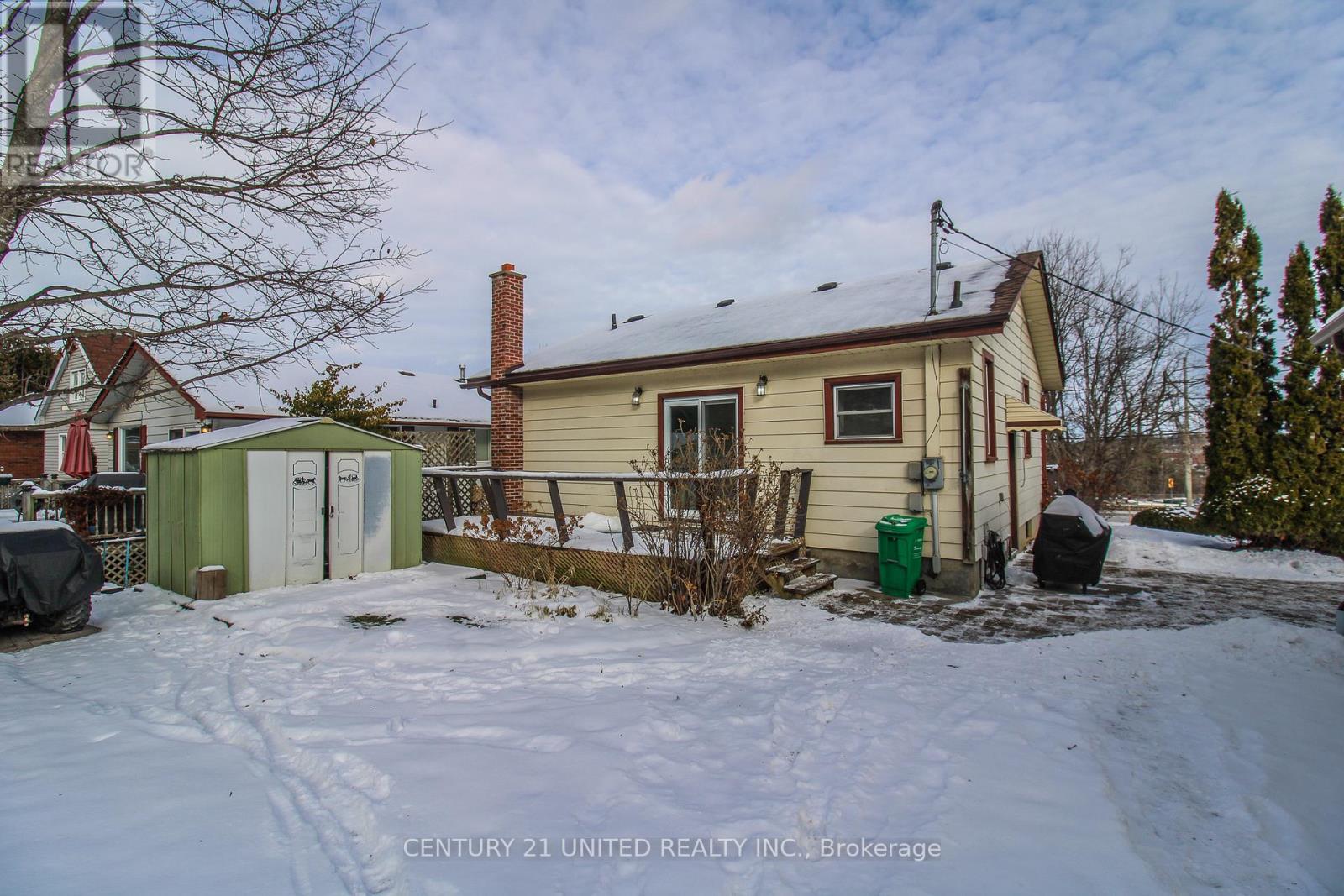 611 Asburnham Drive, Peterborough (Ashburnham Ward 4), Ontario  K9L 2A2 - Photo 7 - X12609276