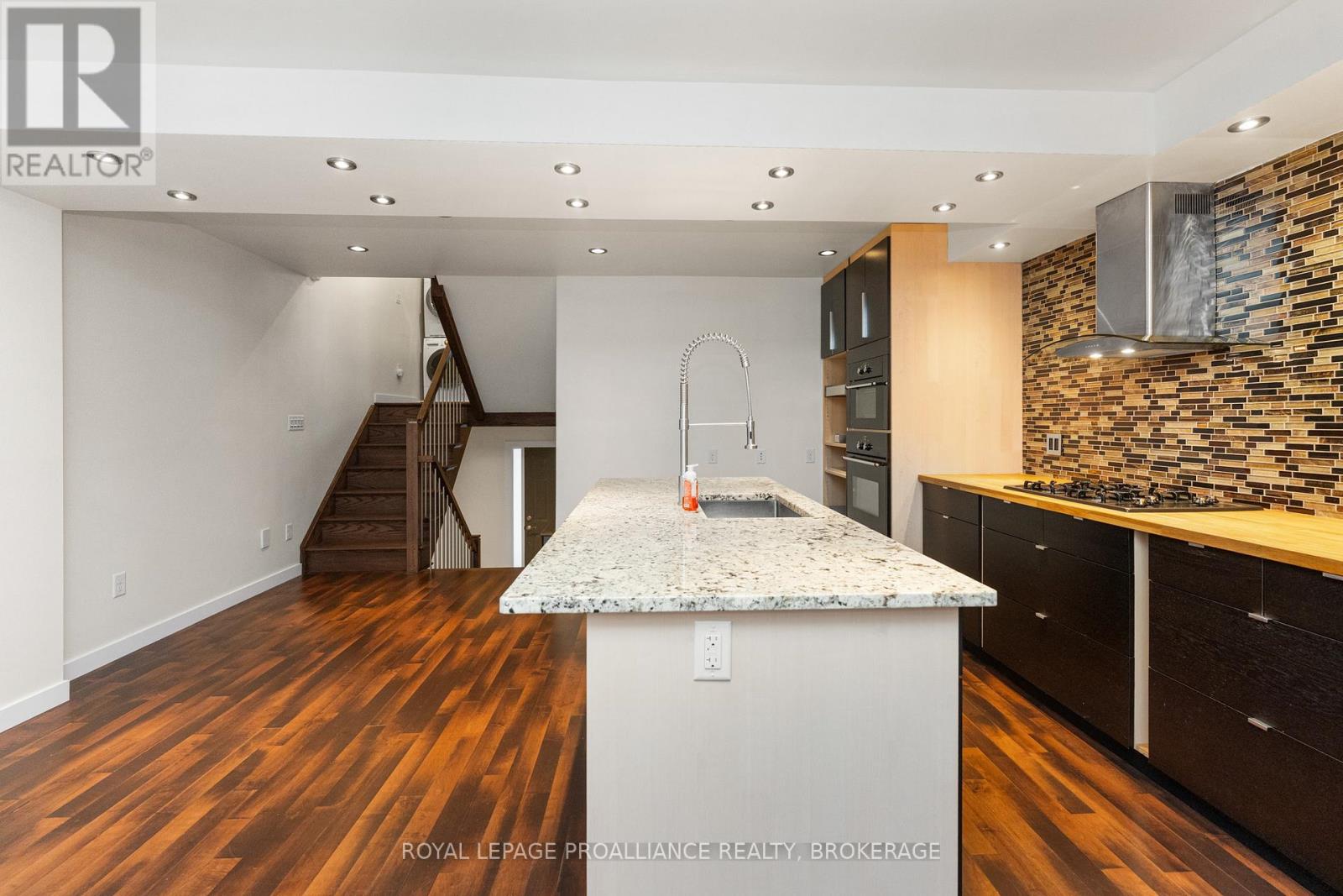 10 - 10 St Paul's Place, Kingston (West Of Sir John A. Blvd), Ontario  K7M 7S1 - Photo 16 - X12609248