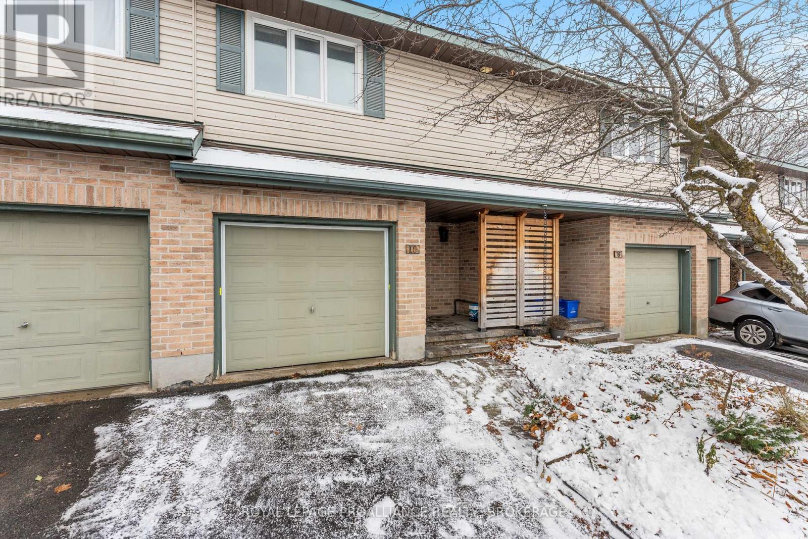 10 - 10 St Paul's Place, Kingston (West Of Sir John A. Blvd), Ontario  K7M 7S1 - Photo 3 - X12609248