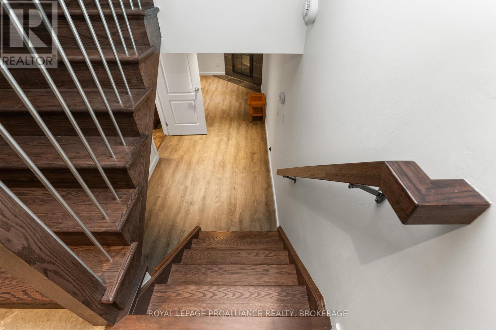 10 - 10 St Paul's Place, Kingston (West Of Sir John A. Blvd), Ontario  K7M 7S1 - Photo 32 - X12609248