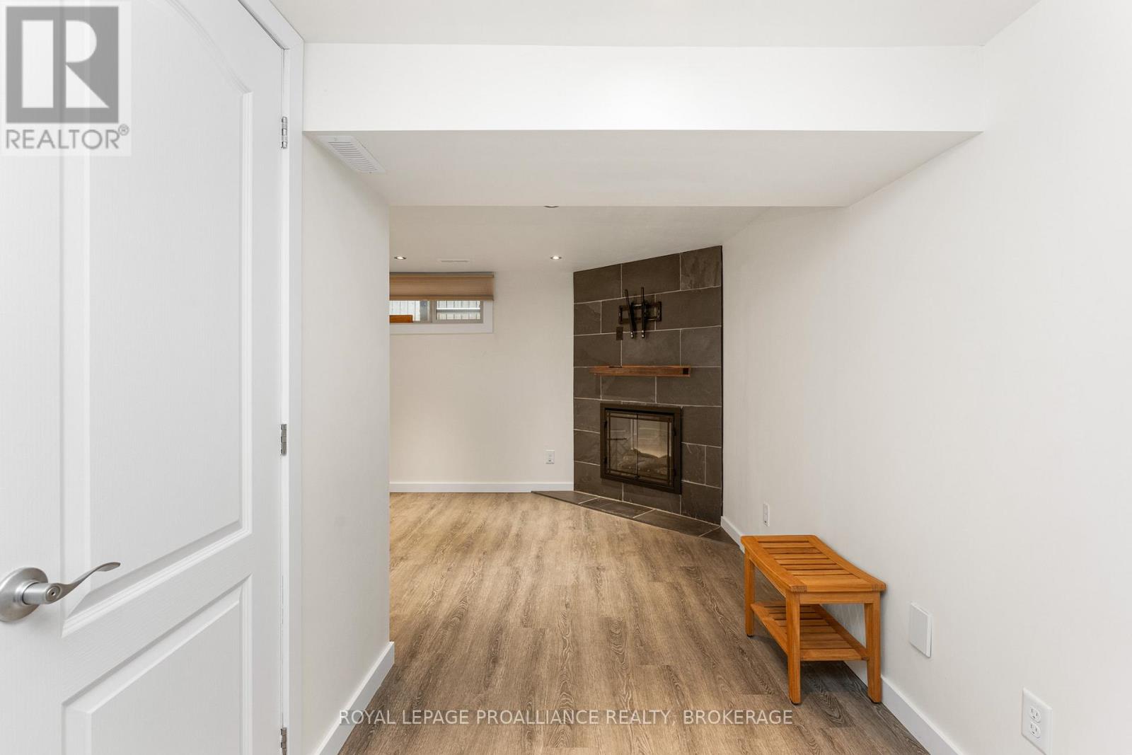 10 - 10 St Paul's Place, Kingston (West Of Sir John A. Blvd), Ontario  K7M 7S1 - Photo 33 - X12609248