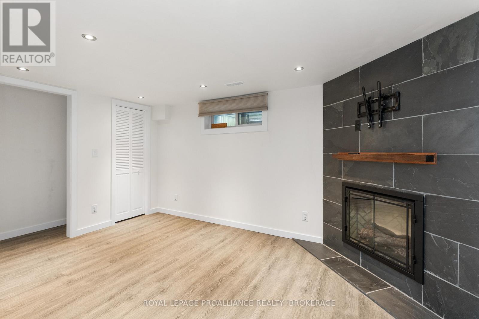 10 - 10 St Paul's Place, Kingston (West Of Sir John A. Blvd), Ontario  K7M 7S1 - Photo 34 - X12609248