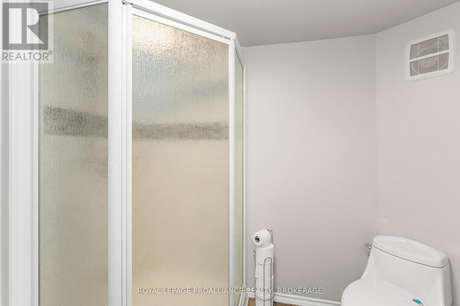 10 - 10 St Paul's Place, Kingston (West Of Sir John A. Blvd), Ontario  K7M 7S1 - Photo 39 - X12609248