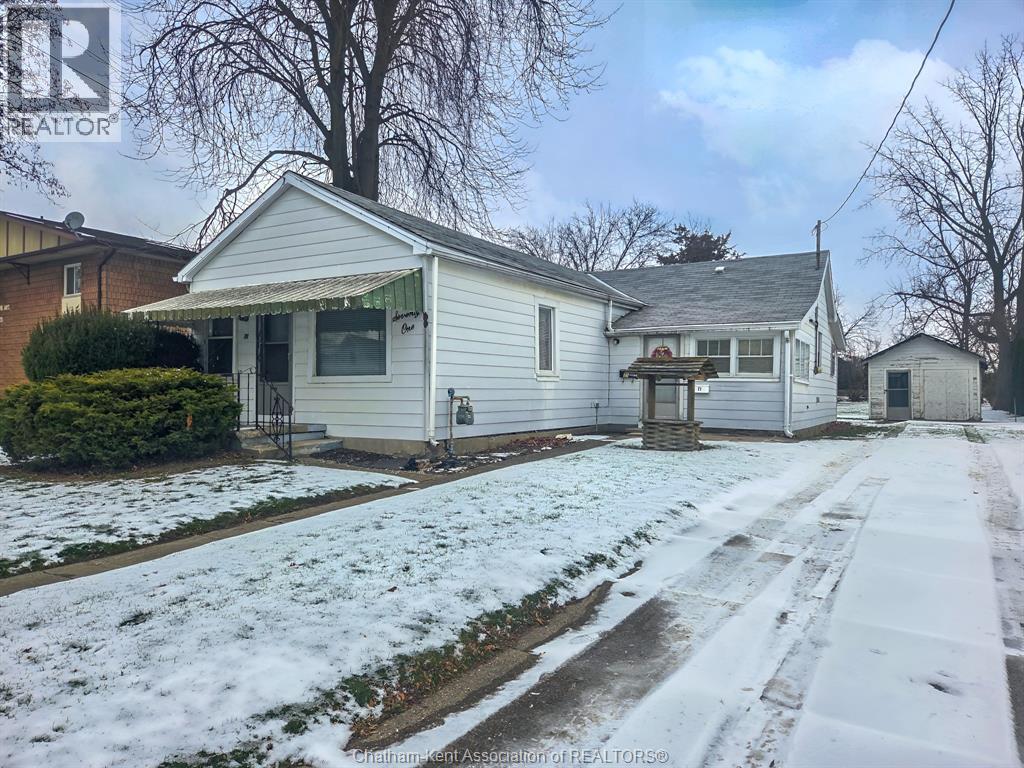 MLS# 25031230: 71 Taylor AVENUE North East, Chatham, Canada