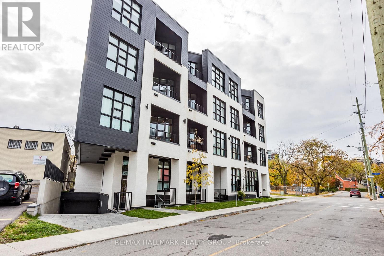 404 - 101 Pinhey Street N, Ottawa, Ontario  K1Y 1T7 - Photo 2 - X12609236