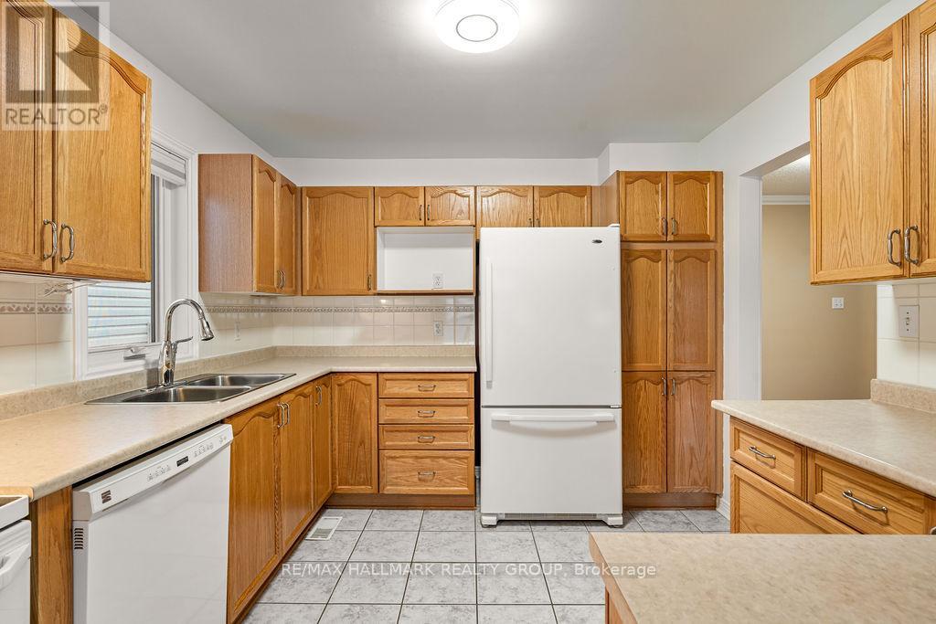 128 Boulder Way, Ottawa, Ontario  K2J 4R5 - Photo 9 - X12609316