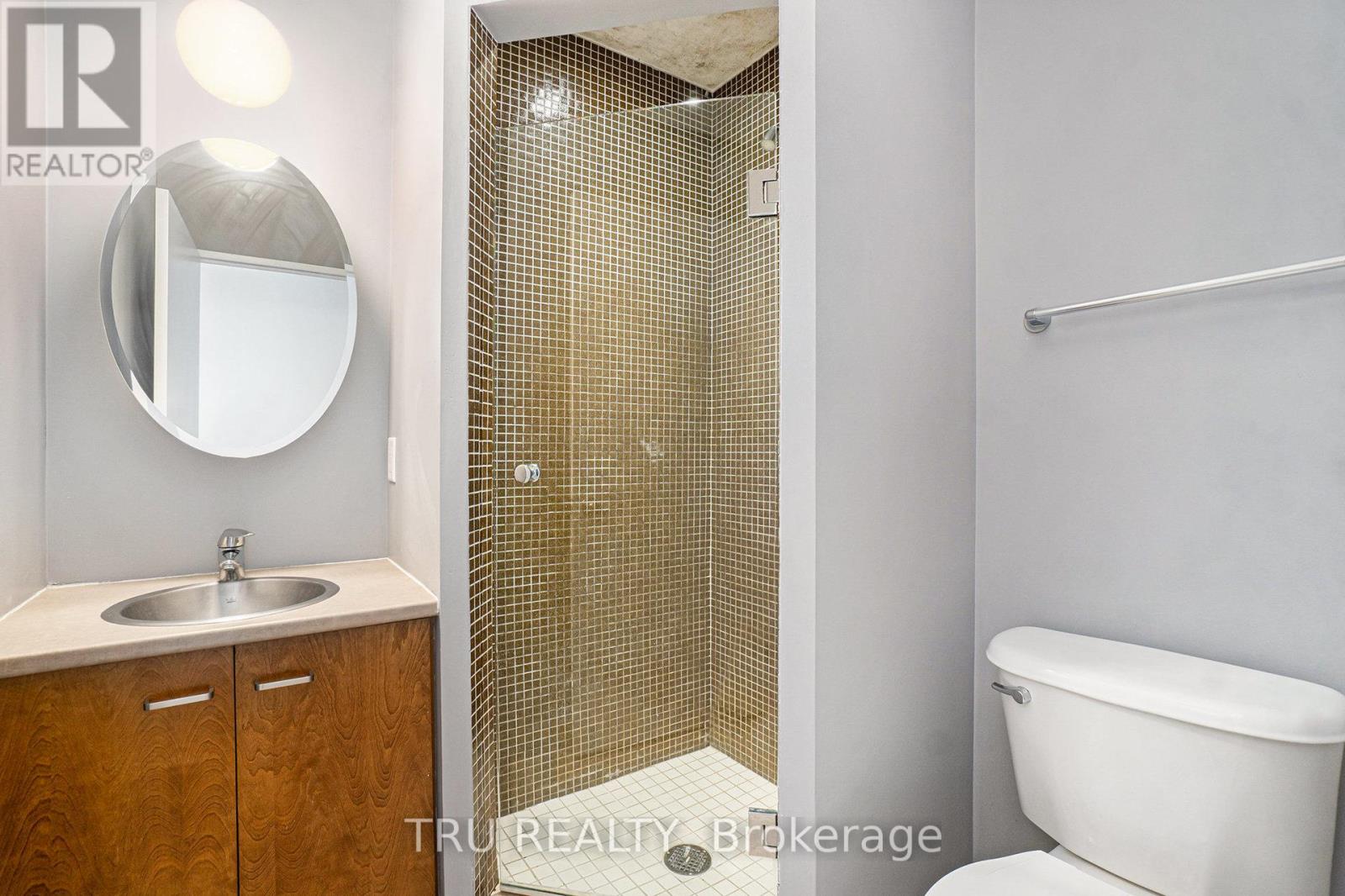 808 - 179 George Street, Ottawa, Ontario  K1N 1J8 - Photo 10 - X12609342