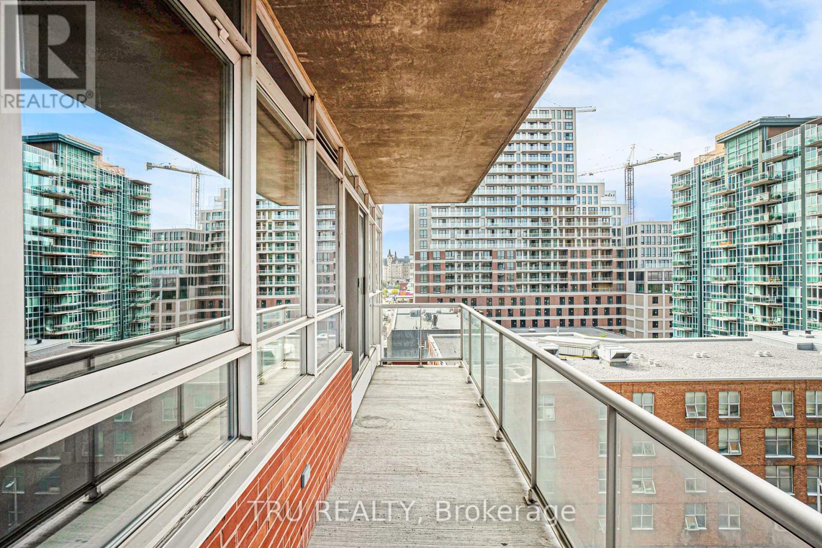 808 - 179 George Street, Ottawa, Ontario  K1N 1J8 - Photo 12 - X12609342