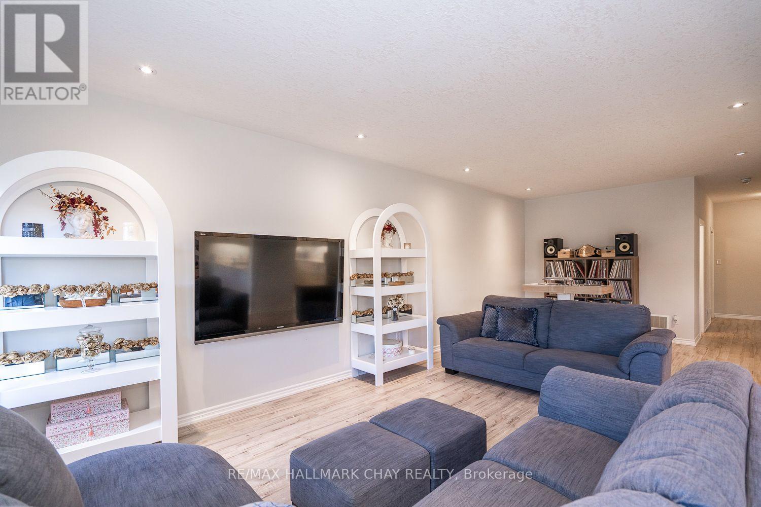 139 Knight Street, New Tecumseth, Ontario  L9R 0R5 - Photo 17 - N12489474