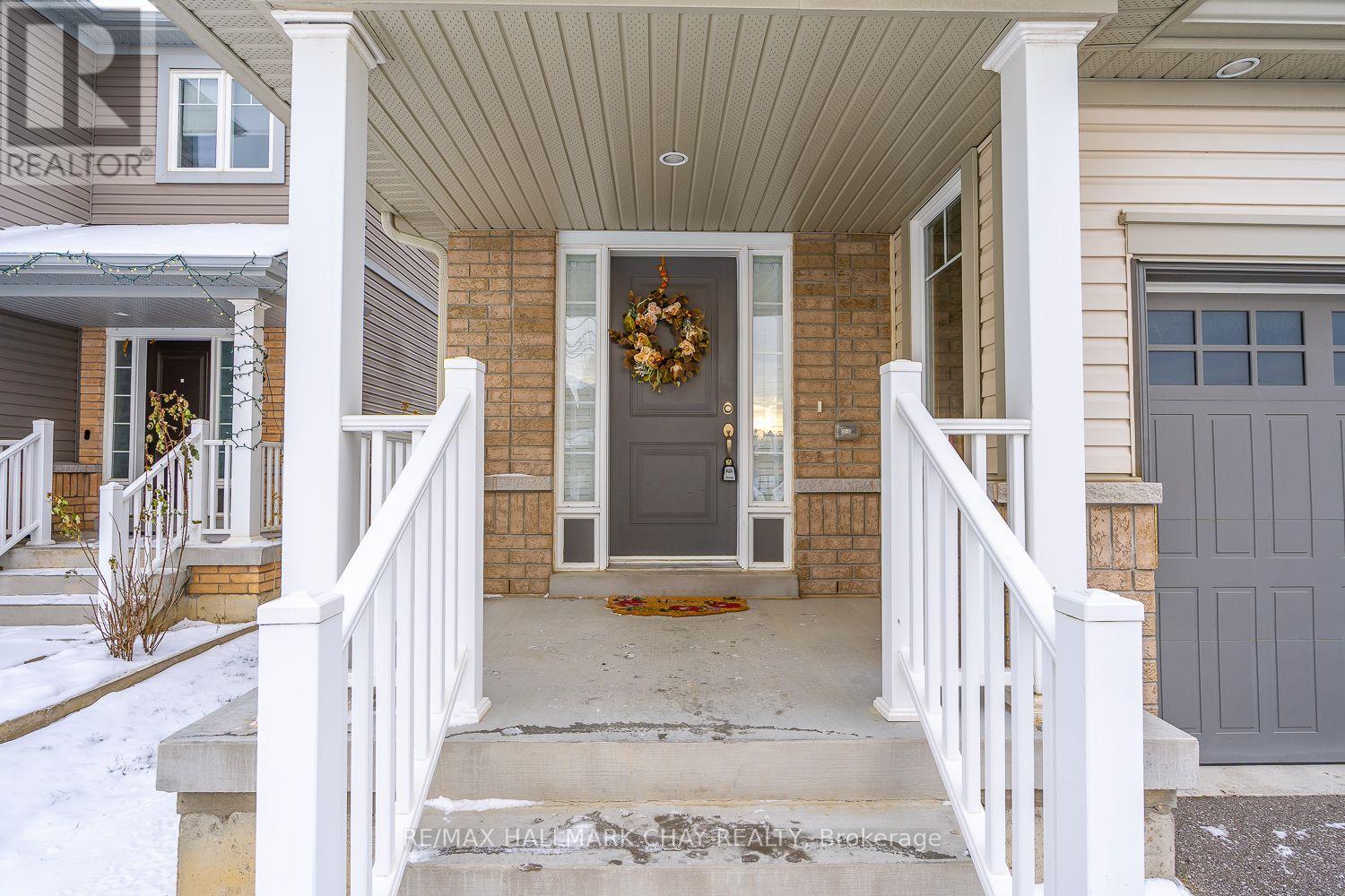 139 Knight Street, New Tecumseth, Ontario  L9R 0R5 - Photo 2 - N12489474