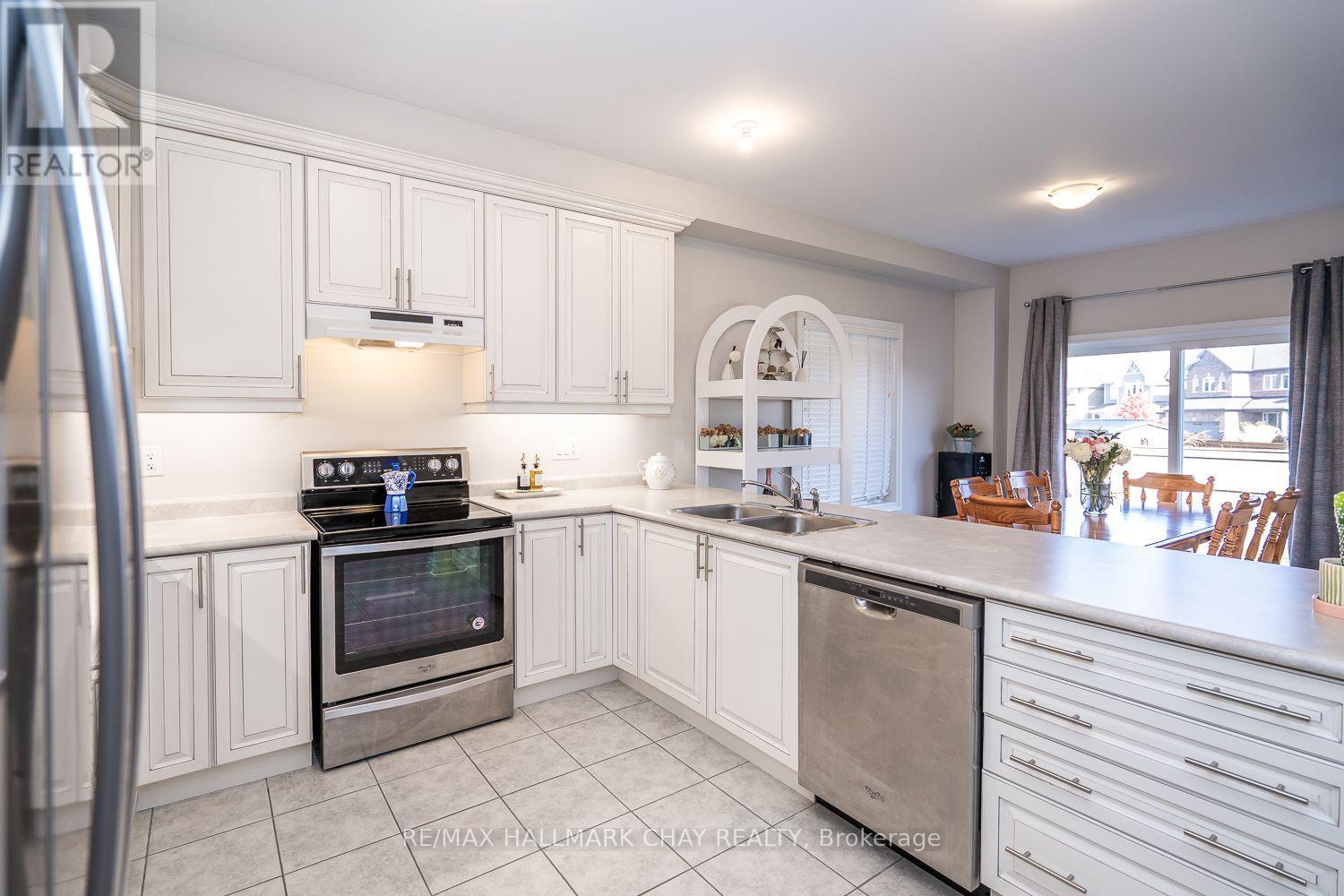 139 Knight Street, New Tecumseth, Ontario  L9R 0R5 - Photo 8 - N12489474