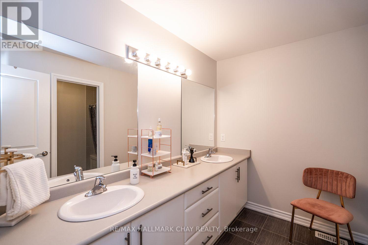 139 Knight Street, New Tecumseth, Ontario  L9R 0R5 - Photo 40 - N12489474