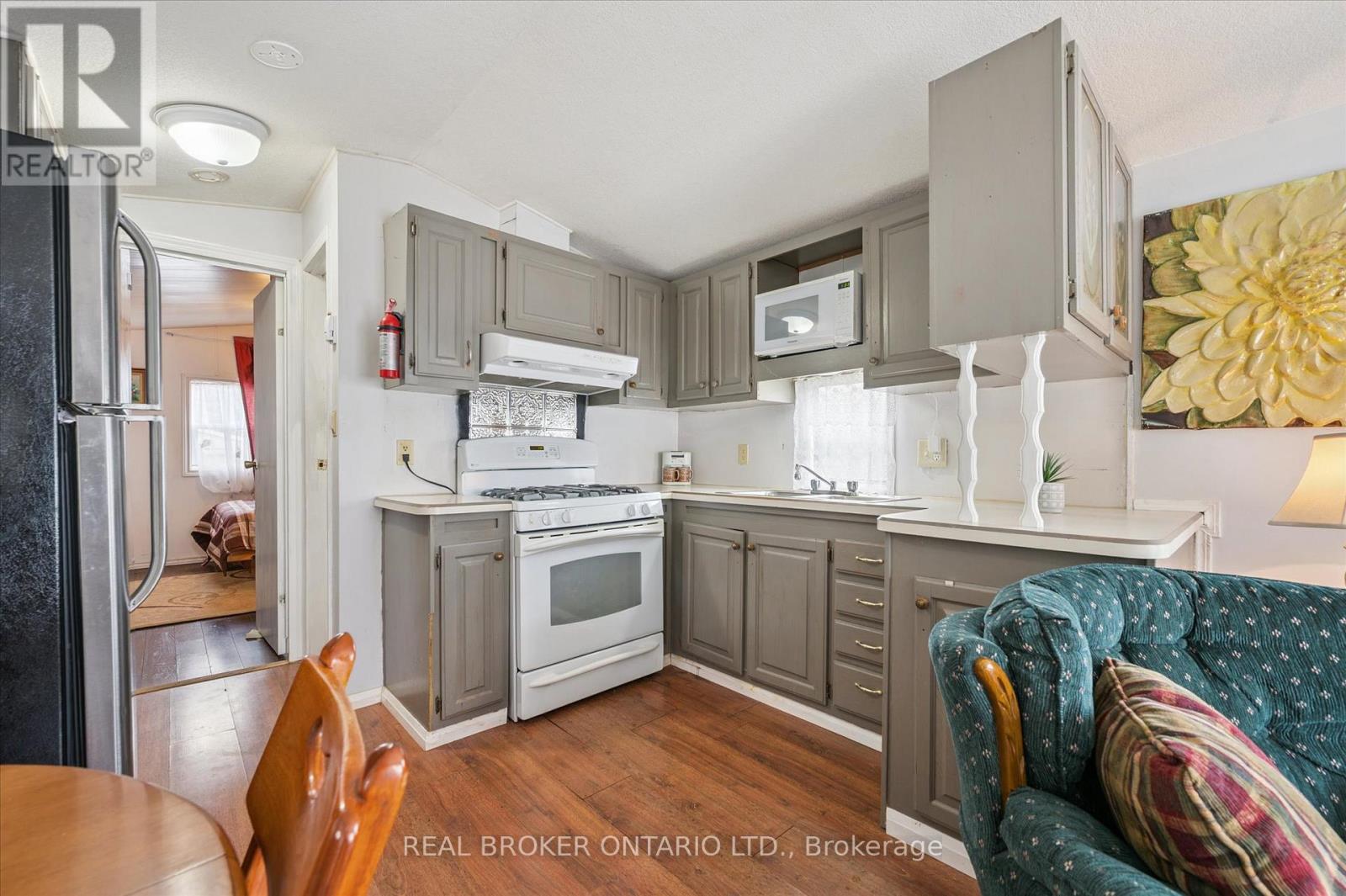 445 Pine Pass, Centre Wellington, Ontario  N1M 2W5 - Photo 9 - X12375844