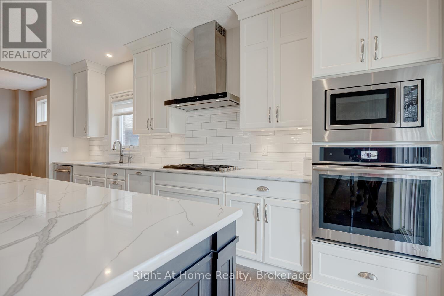 1038 Trailsway Avenue, London South, Ontario  N6K 0J2 - Photo 11 - X12552006