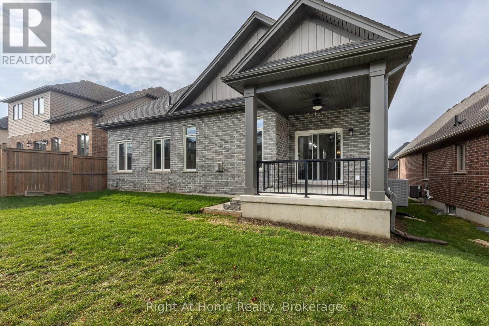 1038 Trailsway Avenue, London South, Ontario  N6K 0J2 - Photo 31 - X12552006