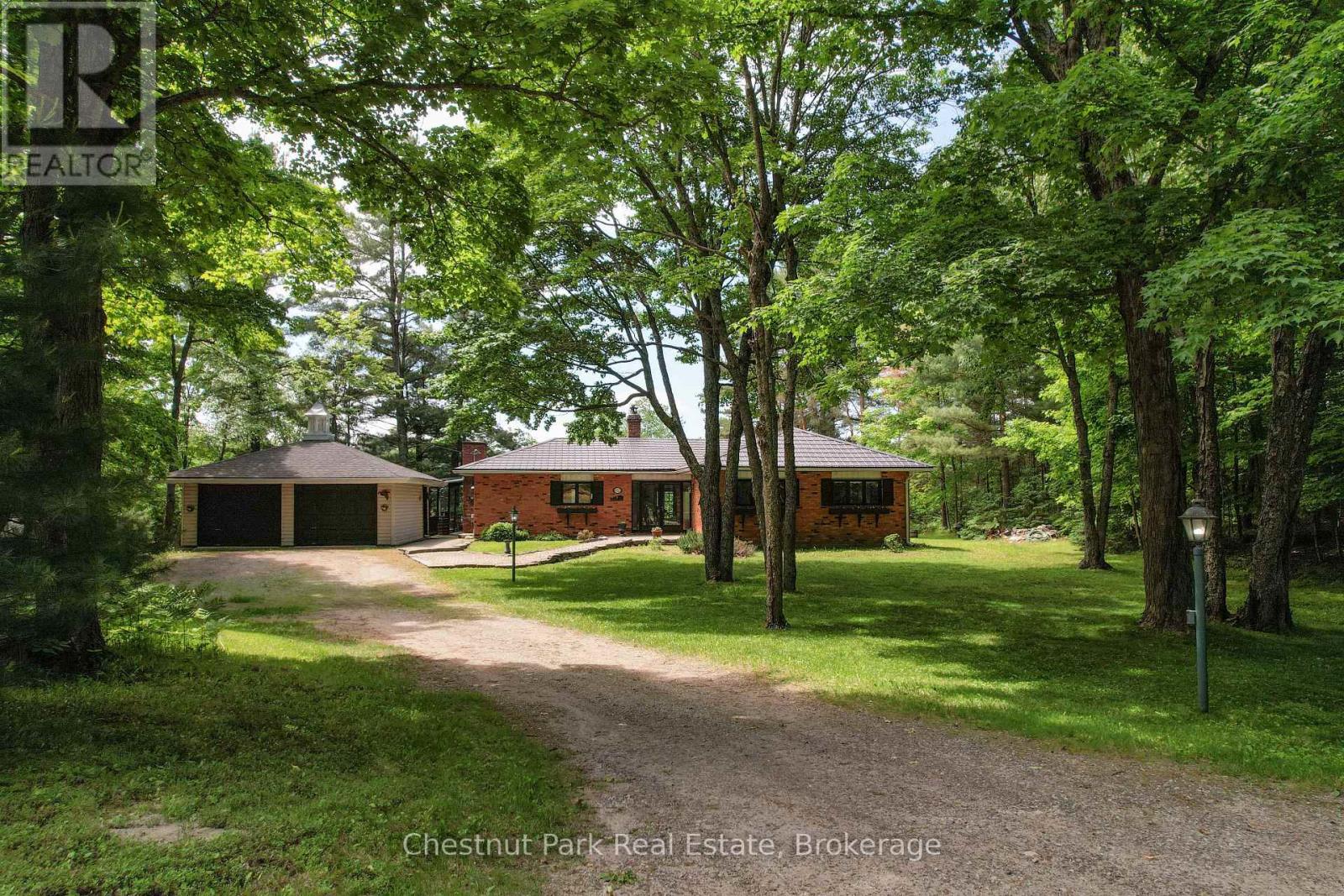 652 North Waseosa Lake Road, Huntsville, Ontario P1H 2J4 - Photo 2 - X12609340