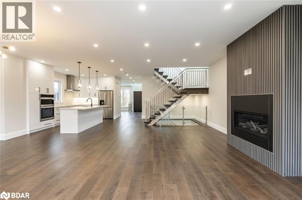 18 Bellman Avenue, Toronto, Ontario  M8W 4A3 - Photo 3 - 40792351