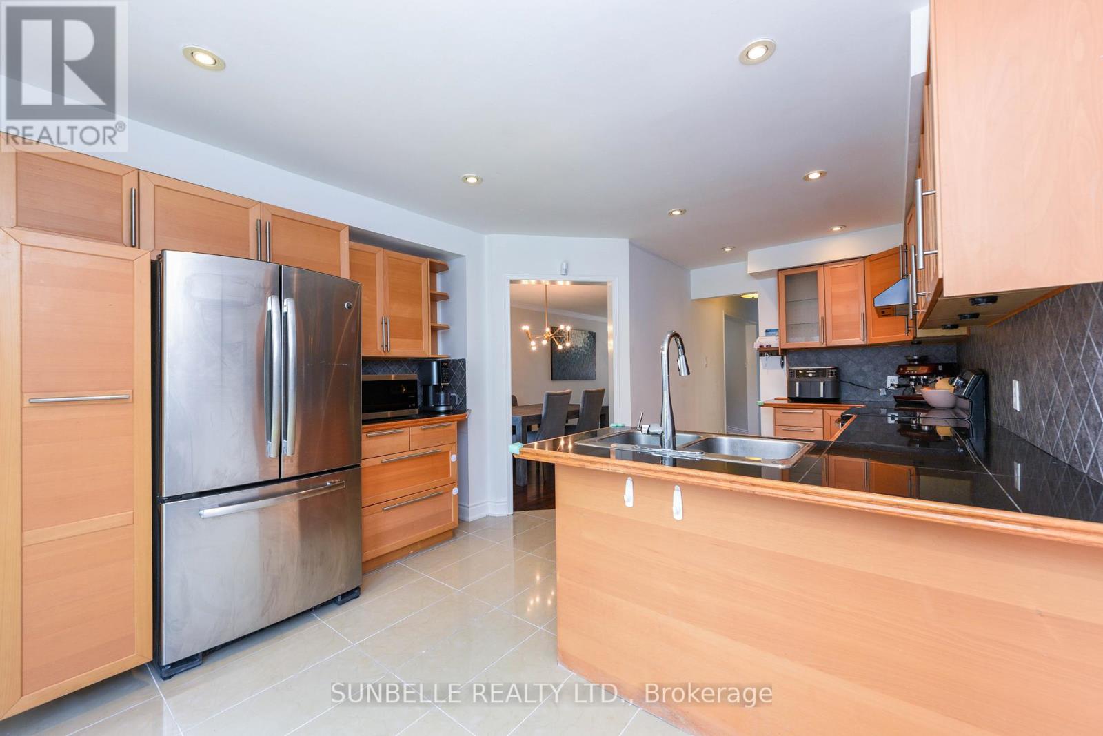 3826 Allcroft Road, Mississauga (Lisgar), Ontario  L5N 6V6 - Photo 12 - W12609220