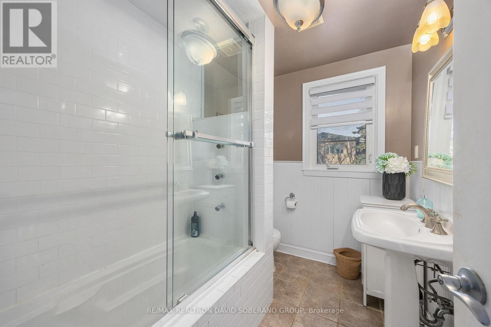 112 York Downs Drive, Toronto, Ontario  M3H 2G7 - Photo 25 - C12609298