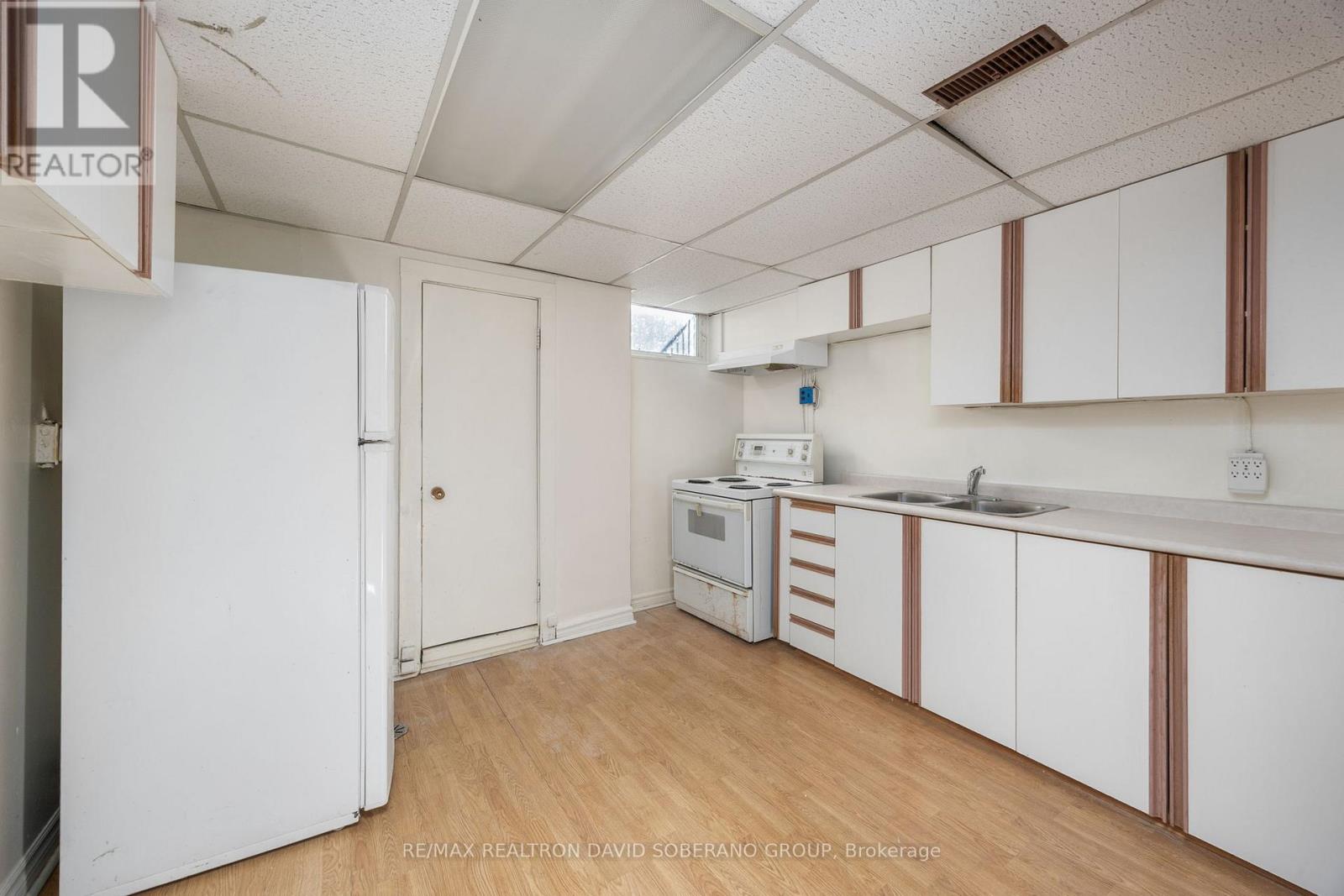 112 York Downs Drive, Toronto, Ontario  M3H 2G7 - Photo 29 - C12609298