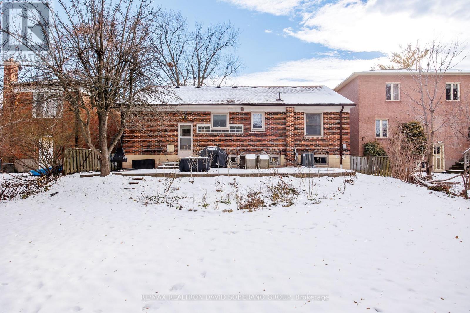 112 York Downs Drive, Toronto, Ontario  M3H 2G7 - Photo 34 - C12609298