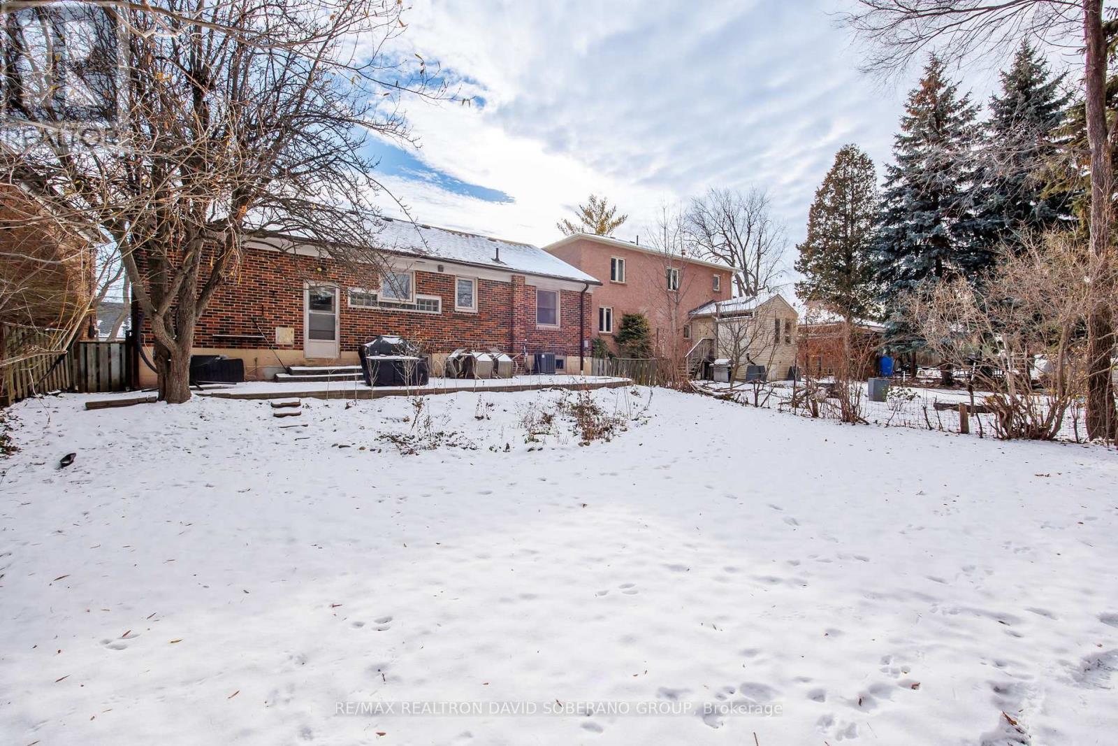 112 York Downs Drive, Toronto, Ontario  M3H 2G7 - Photo 35 - C12609298