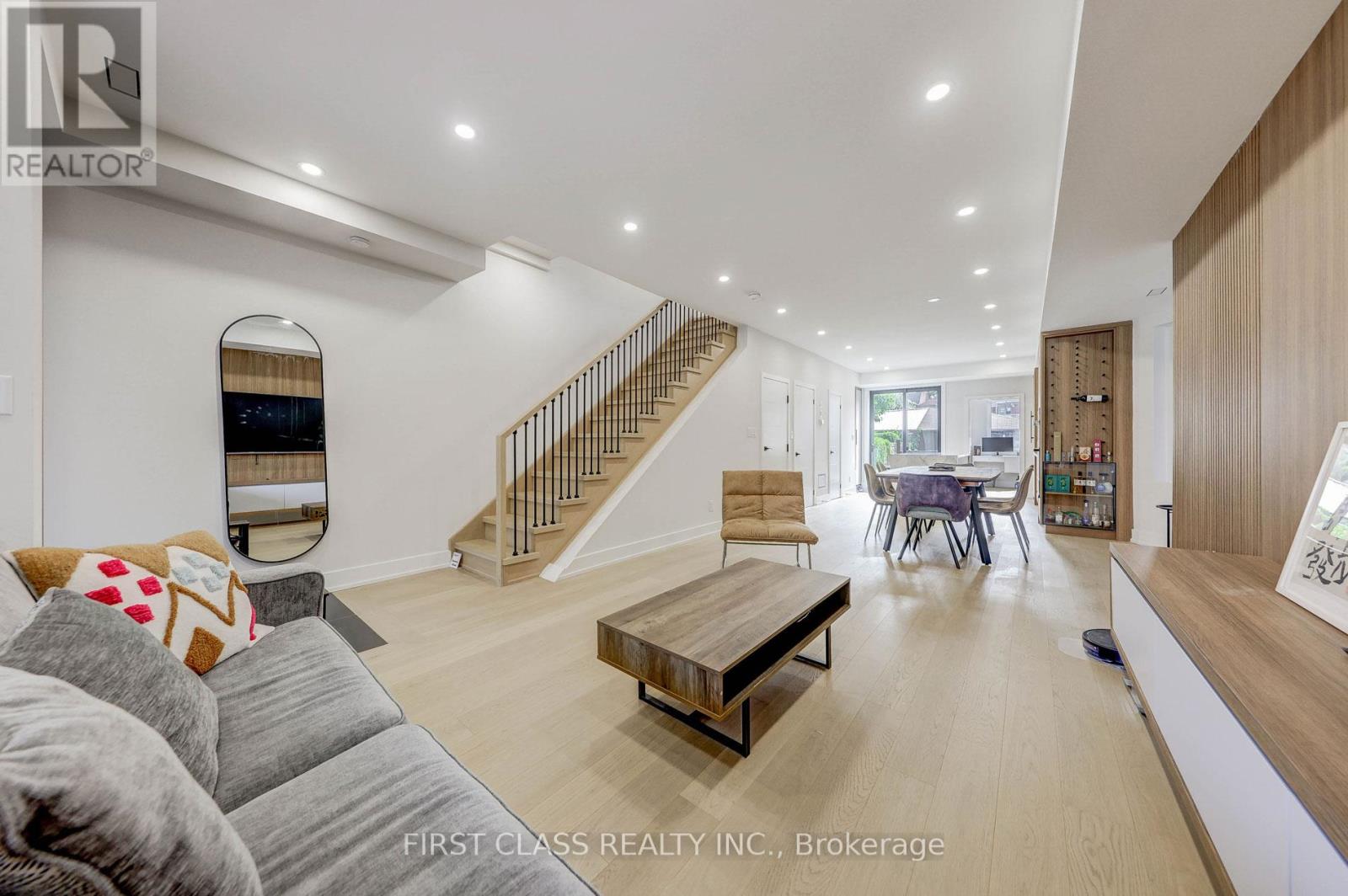 431 Roxton Road, Toronto, Ontario  M6G 3R5 - Photo 13 - C12609354