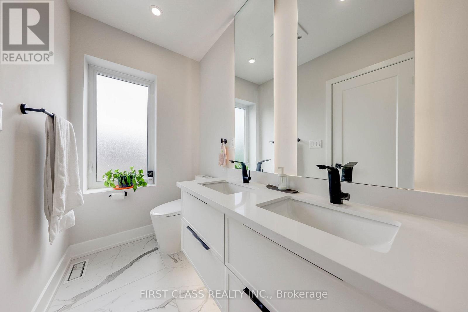 431 Roxton Road, Toronto, Ontario  M6G 3R5 - Photo 18 - C12609354