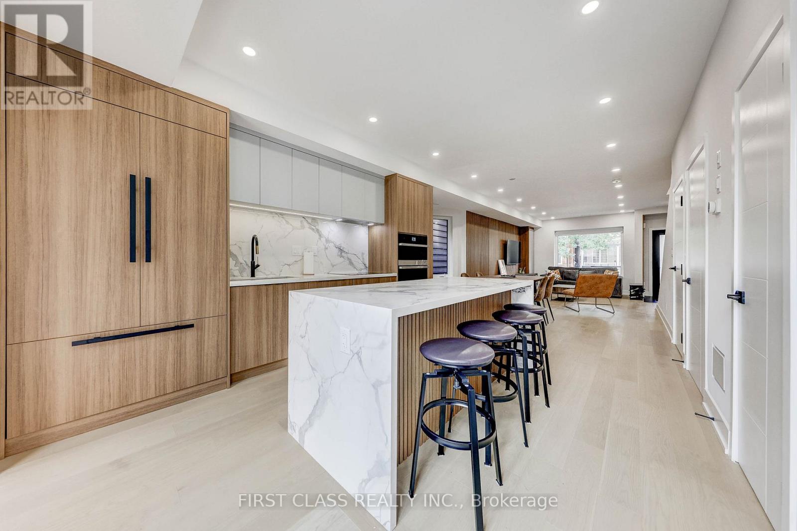 431 Roxton Road, Toronto, Ontario  M6G 3R5 - Photo 8 - C12609354