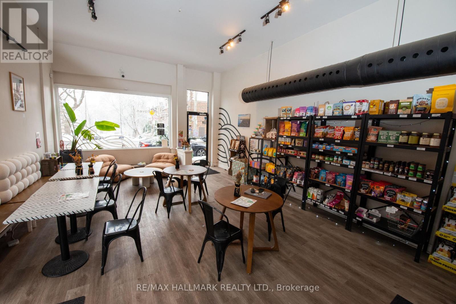 2256 Queen Street E, Toronto, Ontario  M4E 1G2 - Photo 4 - E12609304