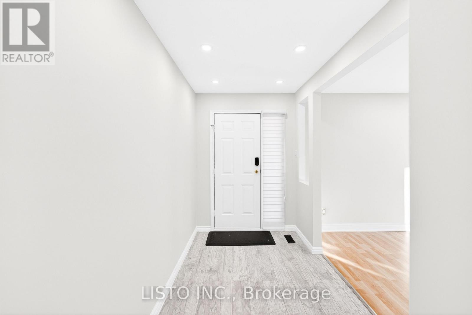 138 John Tabor Trail, Toronto (Malvern), Ontario  M1B 2V2 - Photo 3 - E12609308