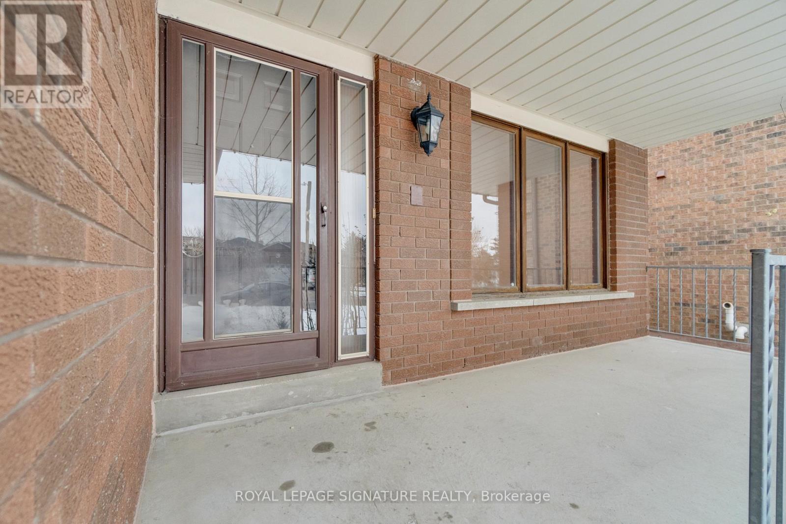 71 Marieta Street, Vaughan (East Woodbridge), Ontario  L4L 7T2 - Photo 2 - N12609332