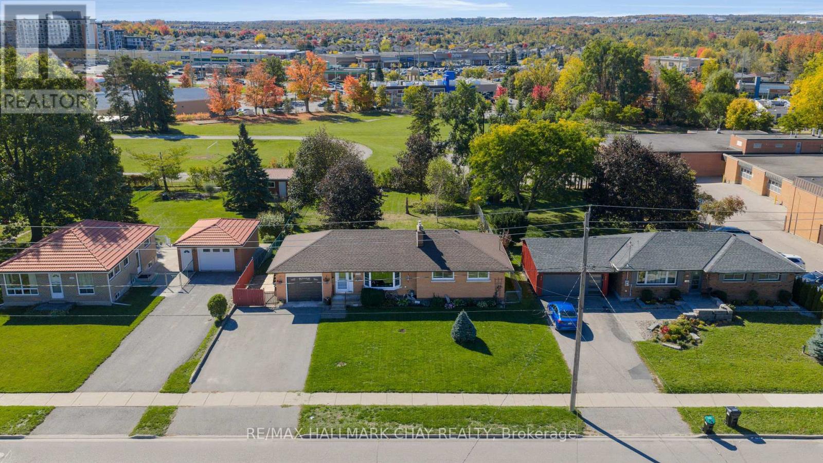 221 Warnica Road, Barrie (Painswick North), Ontario L4N 3Z2 - Photo 5 - S12609284