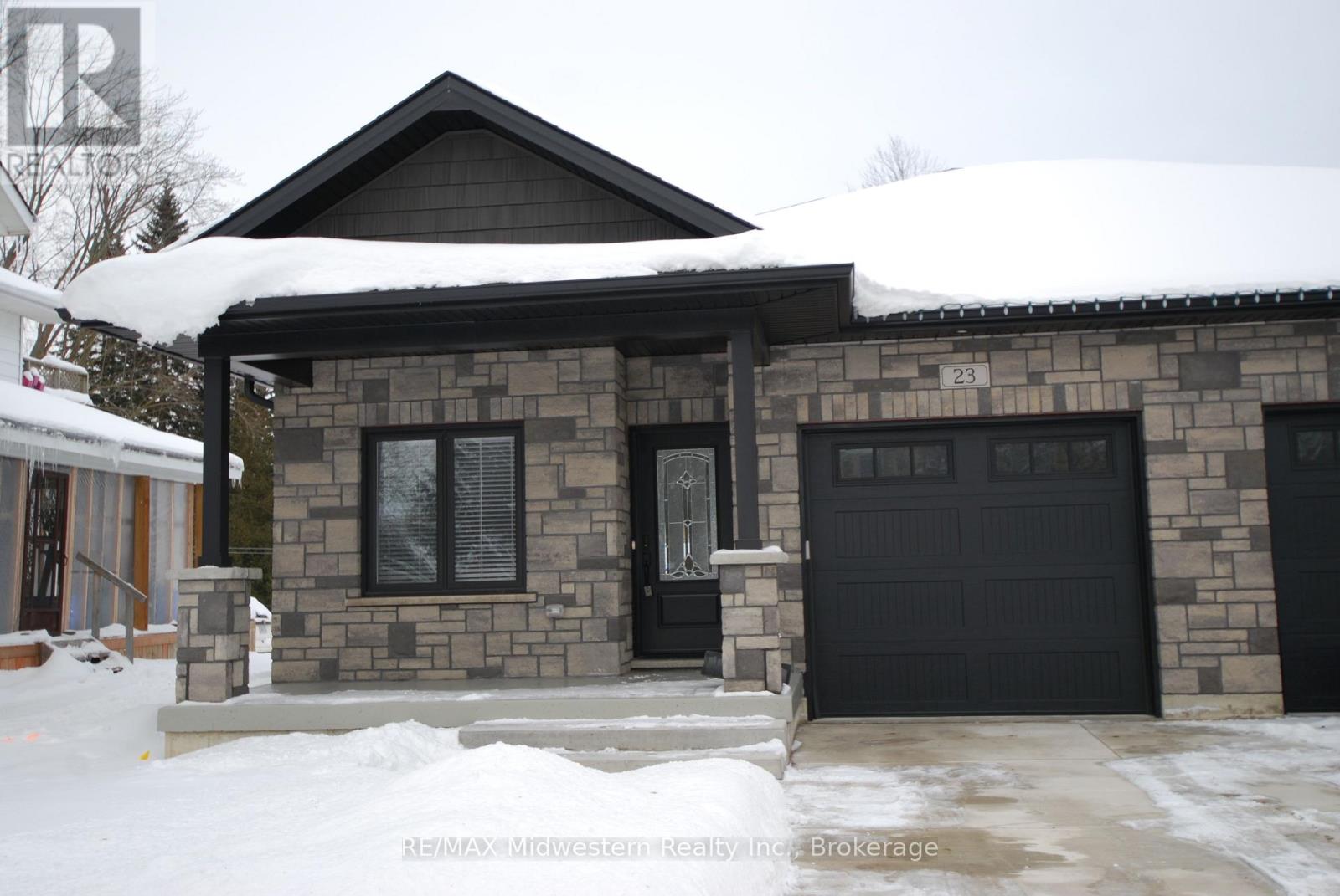 23 William Street S, Minto, Ontario N0G 1M0 - Photo 1 - X12200008