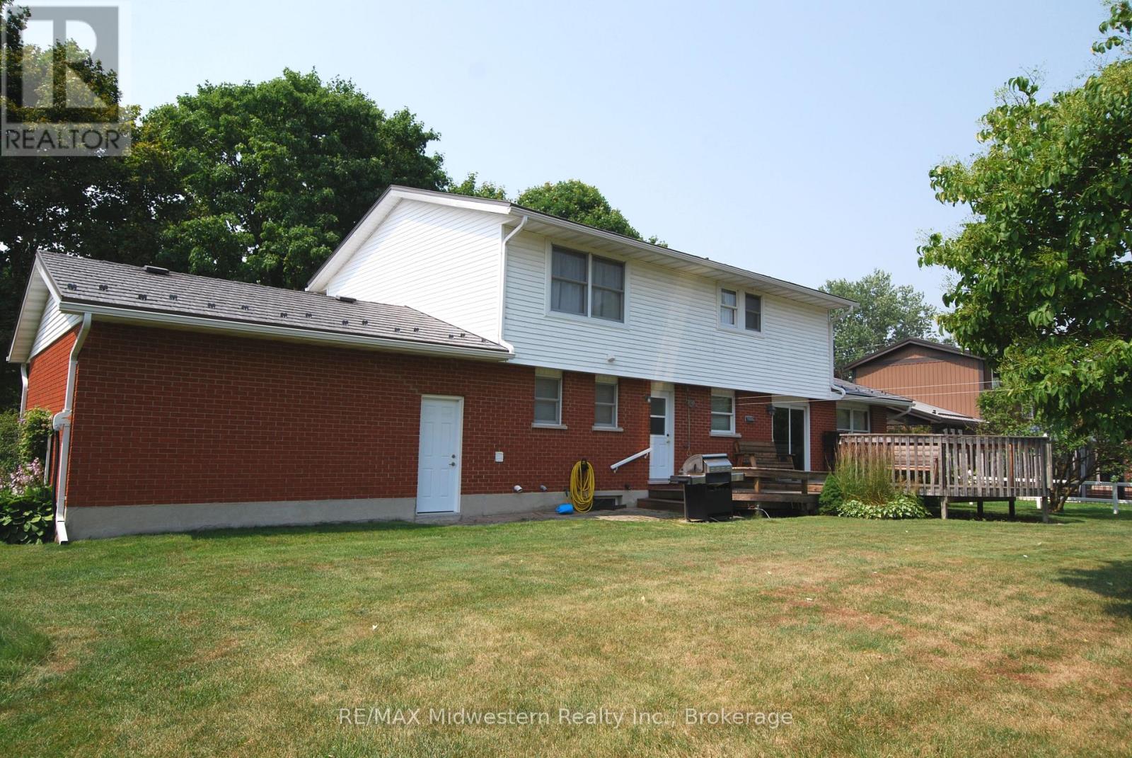 62 King Street N, Minto, Ontario  N0G 1Z0 - Photo 4 - X12317966