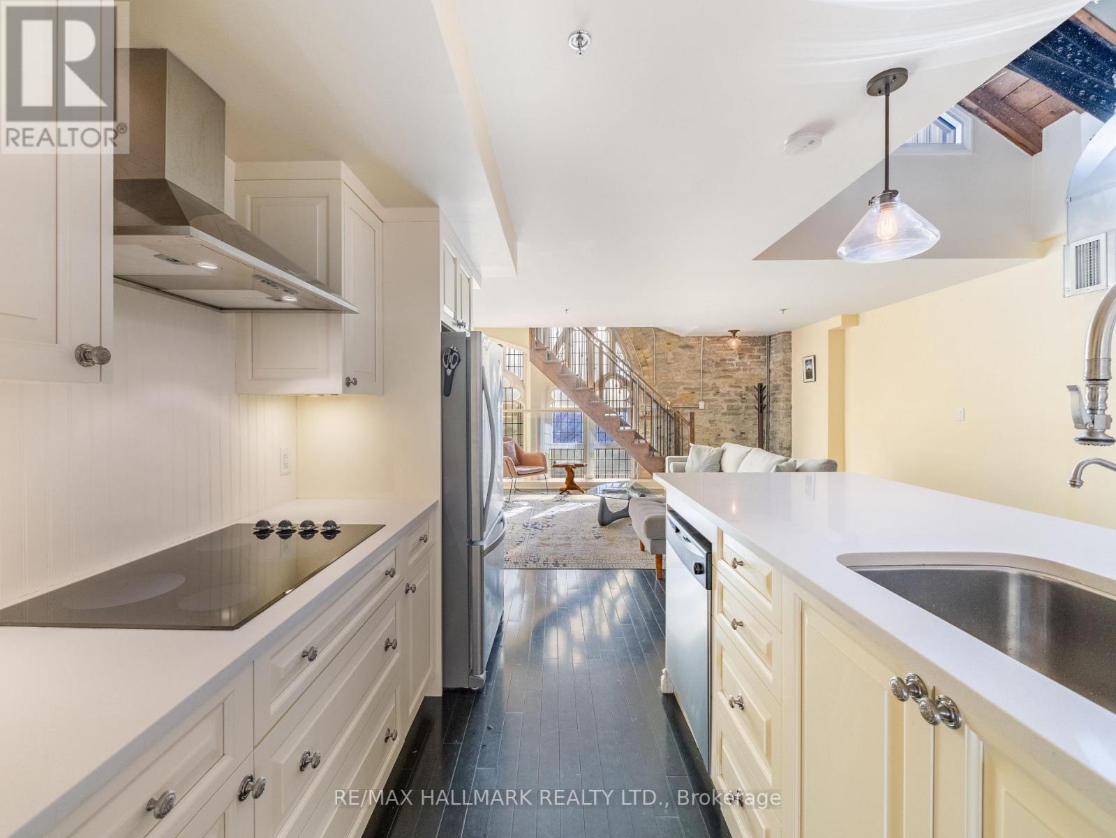 301 - 384 Sunnyside Avenue, Toronto (High Park-Swansea), Ontario  M6R 2S1 - Photo 10 - W12609240