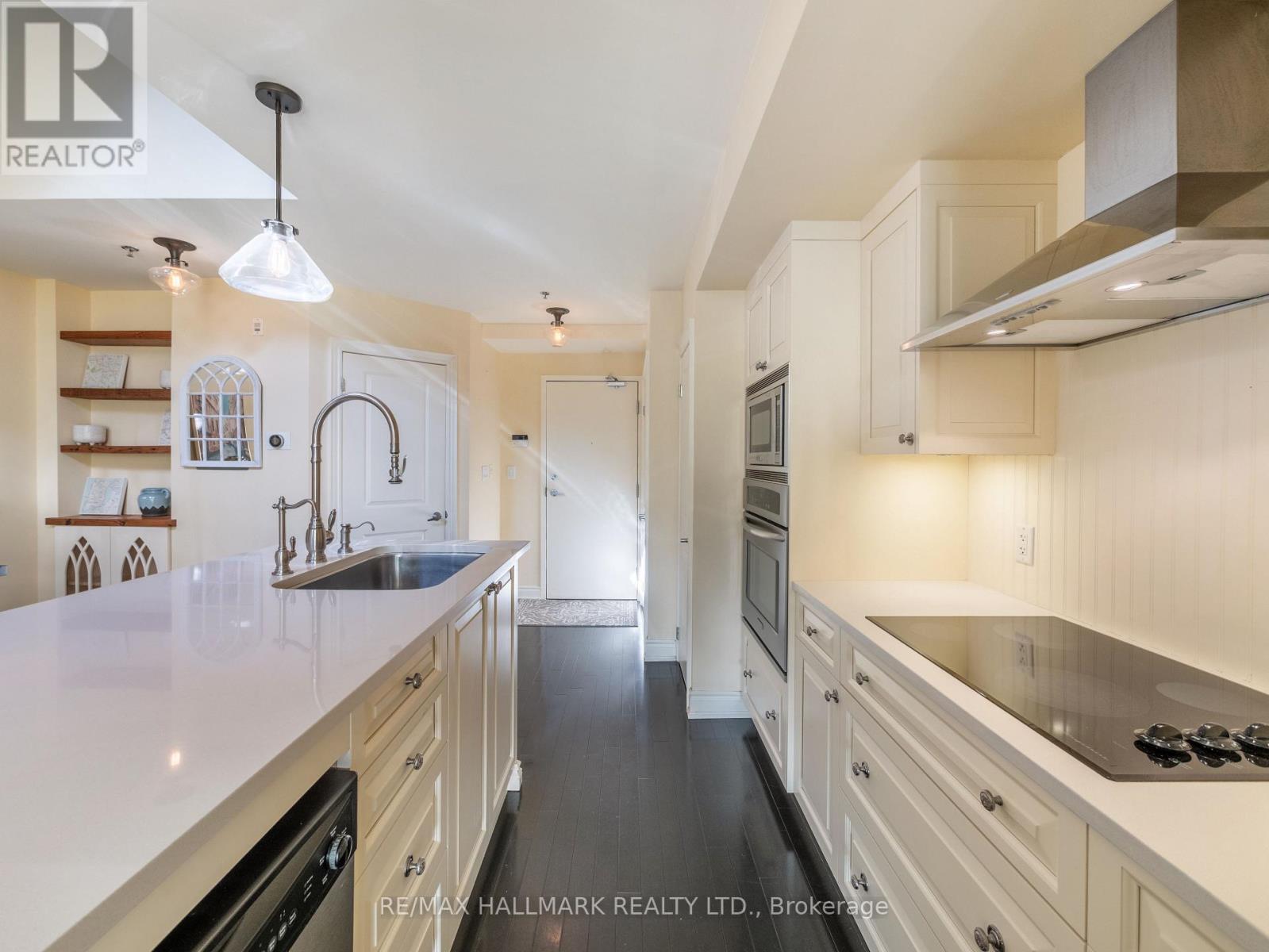 301 - 384 Sunnyside Avenue, Toronto (High Park-Swansea), Ontario  M6R 2S1 - Photo 11 - W12609240