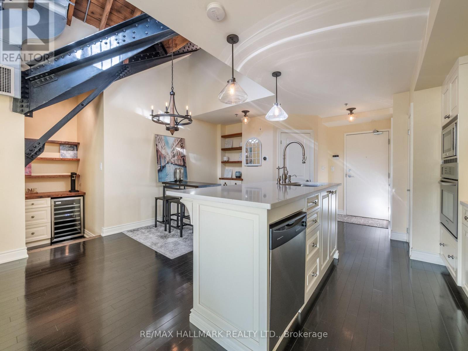 301 - 384 Sunnyside Avenue, Toronto (High Park-Swansea), Ontario  M6R 2S1 - Photo 17 - W12609240