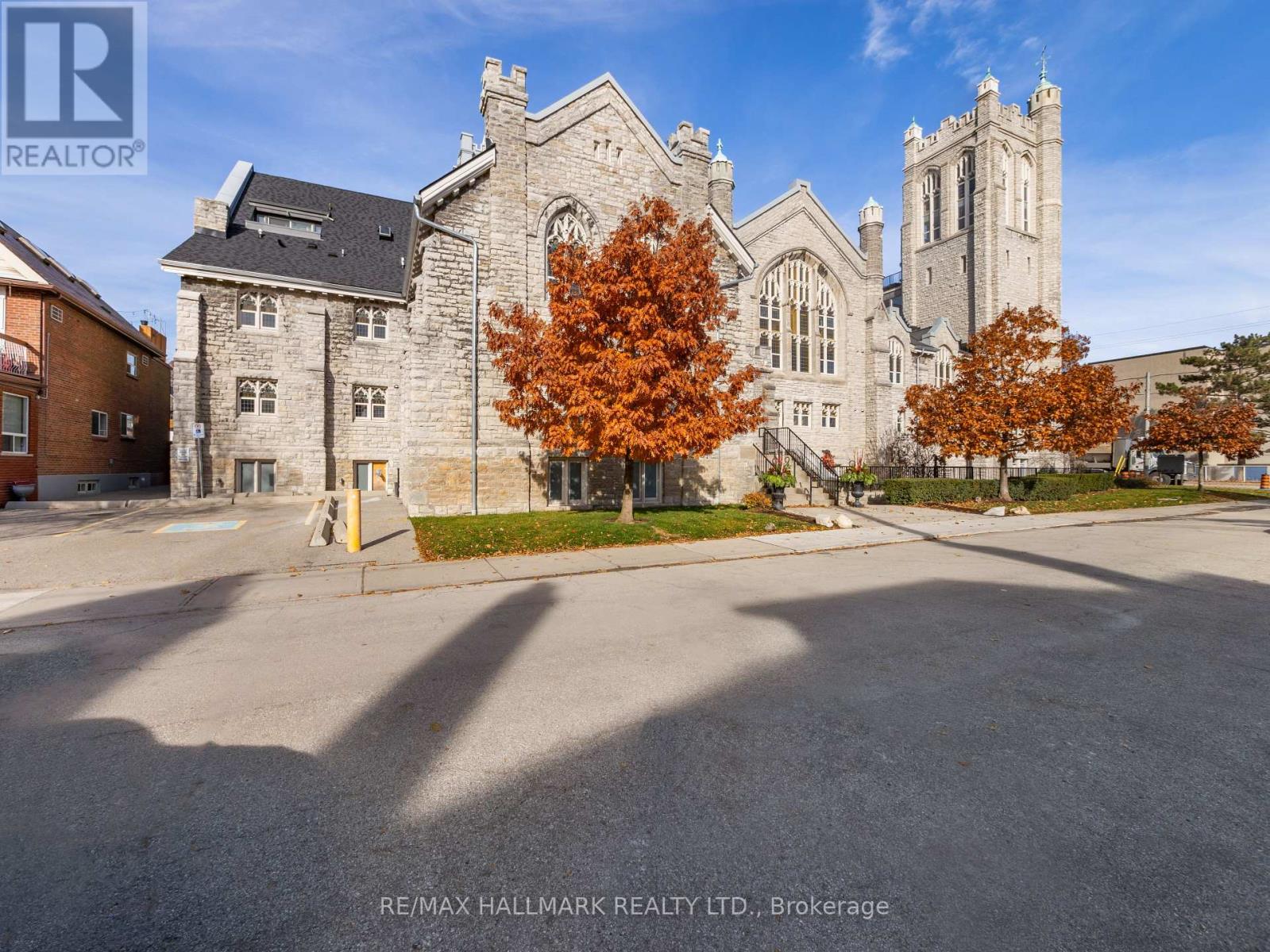 301 - 384 Sunnyside Avenue, Toronto (High Park-Swansea), Ontario  M6R 2S1 - Photo 3 - W12609240