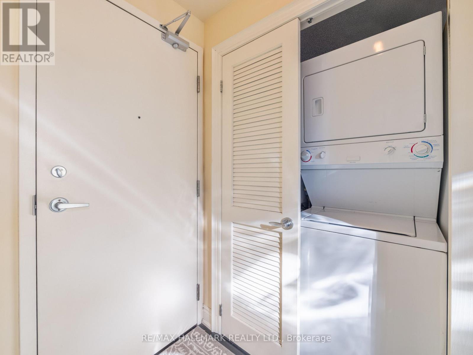 301 - 384 Sunnyside Avenue, Toronto (High Park-Swansea), Ontario  M6R 2S1 - Photo 36 - W12609240