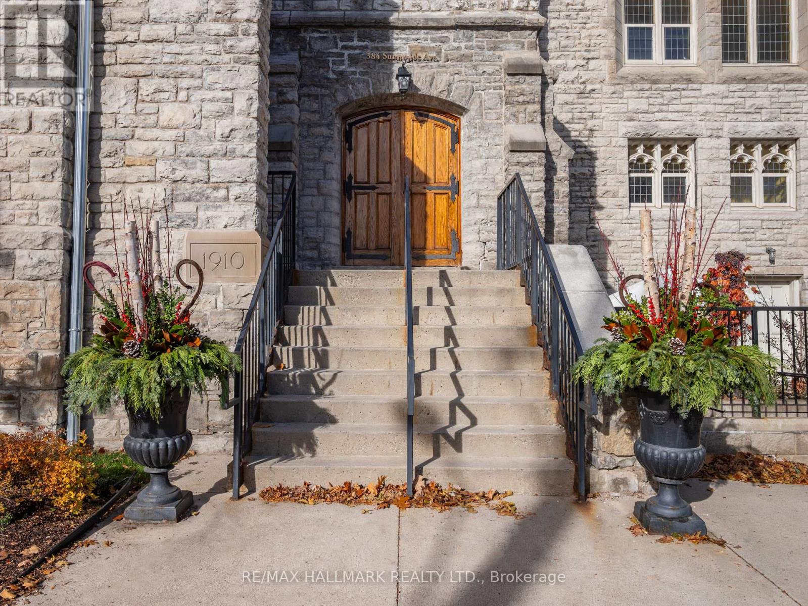 301 - 384 Sunnyside Avenue, Toronto (High Park-Swansea), Ontario  M6R 2S1 - Photo 6 - W12609240