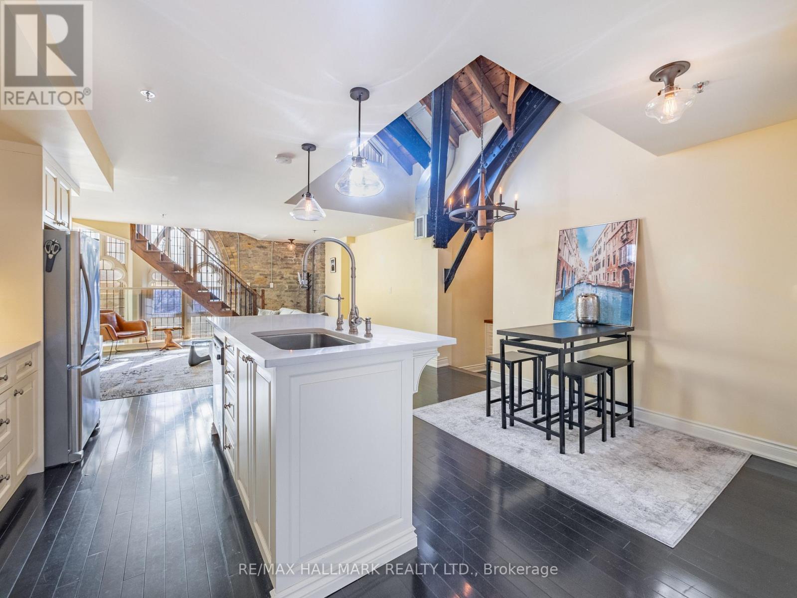 301 - 384 Sunnyside Avenue, Toronto (High Park-Swansea), Ontario  M6R 2S1 - Photo 9 - W12609240