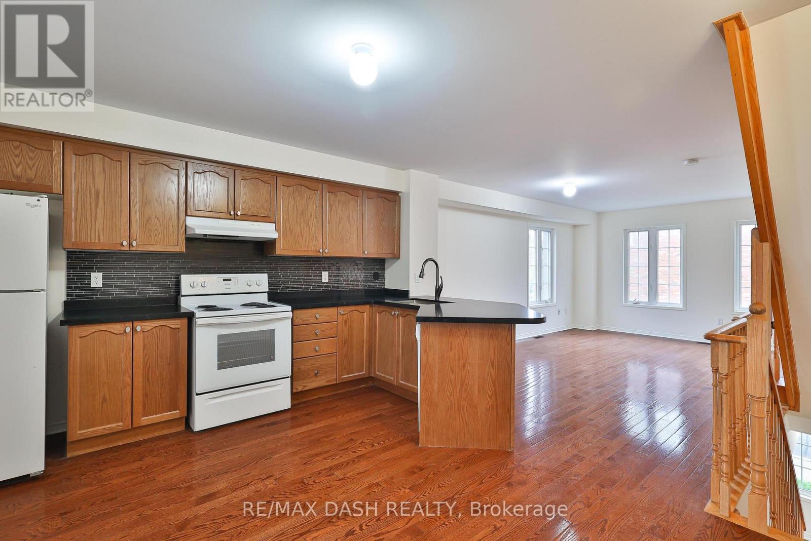 57 Ted Wray Circle, Toronto, Ontario  M3L 0G8 - Photo 26 - W12609250