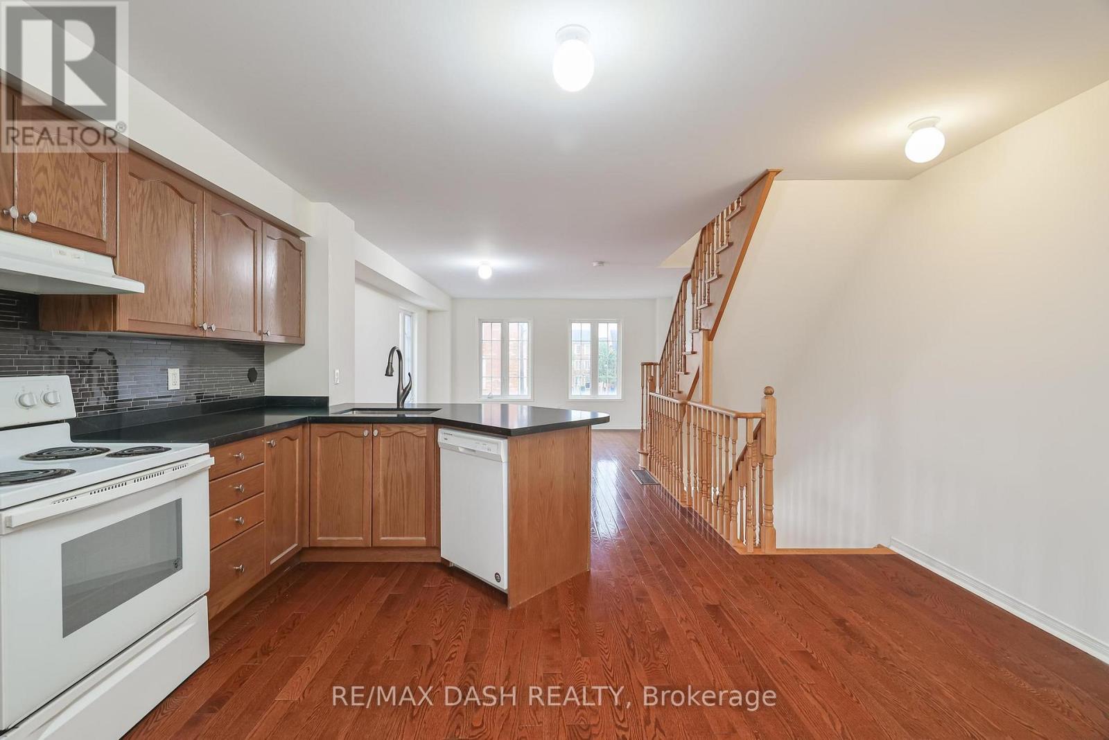 57 Ted Wray Circle, Toronto, Ontario  M3L 0G8 - Photo 27 - W12609250