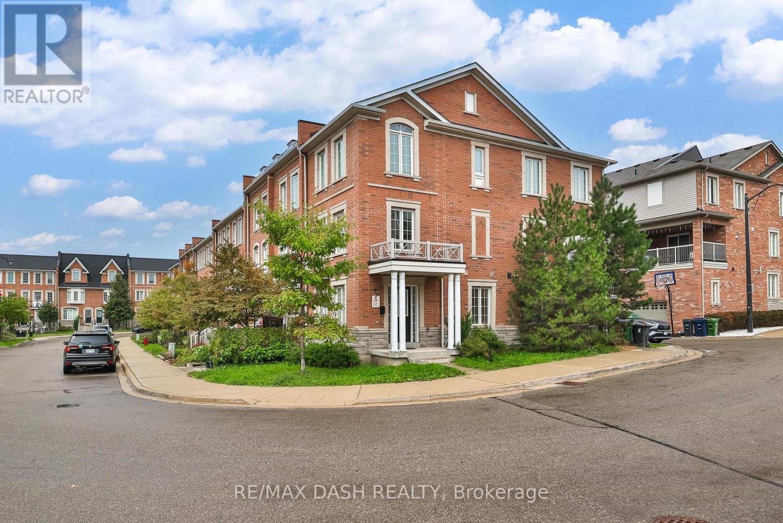 57 Ted Wray Circle, Toronto, Ontario  M3L 0G8 - Photo 3 - W12609250