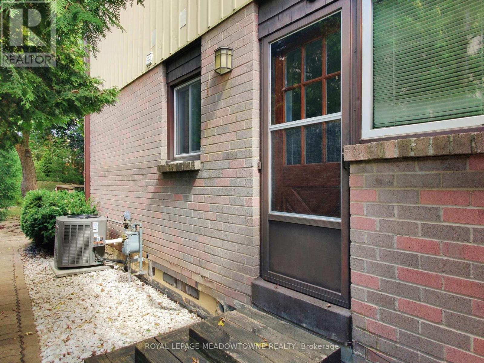 1 - 12 Wesleyan Street, Halton Hills, Ontario  L7G 2E1 - Photo 18 - W12609254